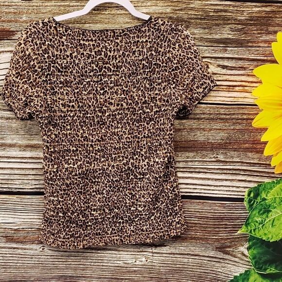 East 5th short Sleeve 🐆 Leopard print top  Medium - Picture 6 of 7